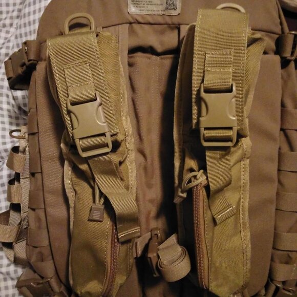 2 Tactical Molle Pouches Backpack Bag Multifunctional Hunting Pouches - Picture 2 of 9